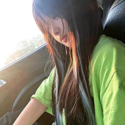屋顶上的少女